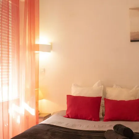 - Piscine, Proche Du Golf Appartement
