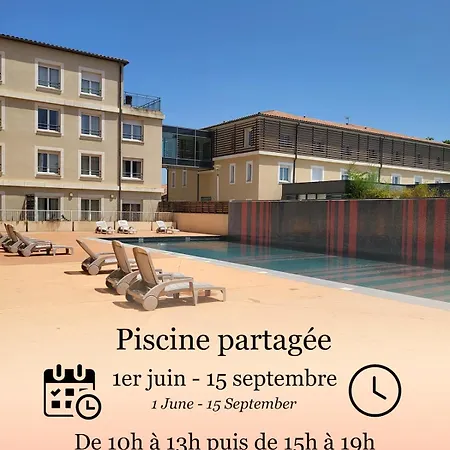 - Piscine, Proche Du Golf